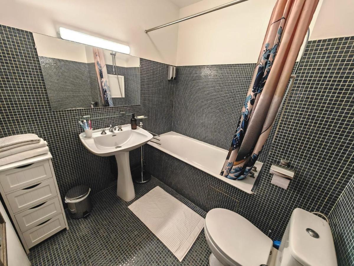 Appartement Avec Balcon Et Parking A Paris Alesia Esterno foto